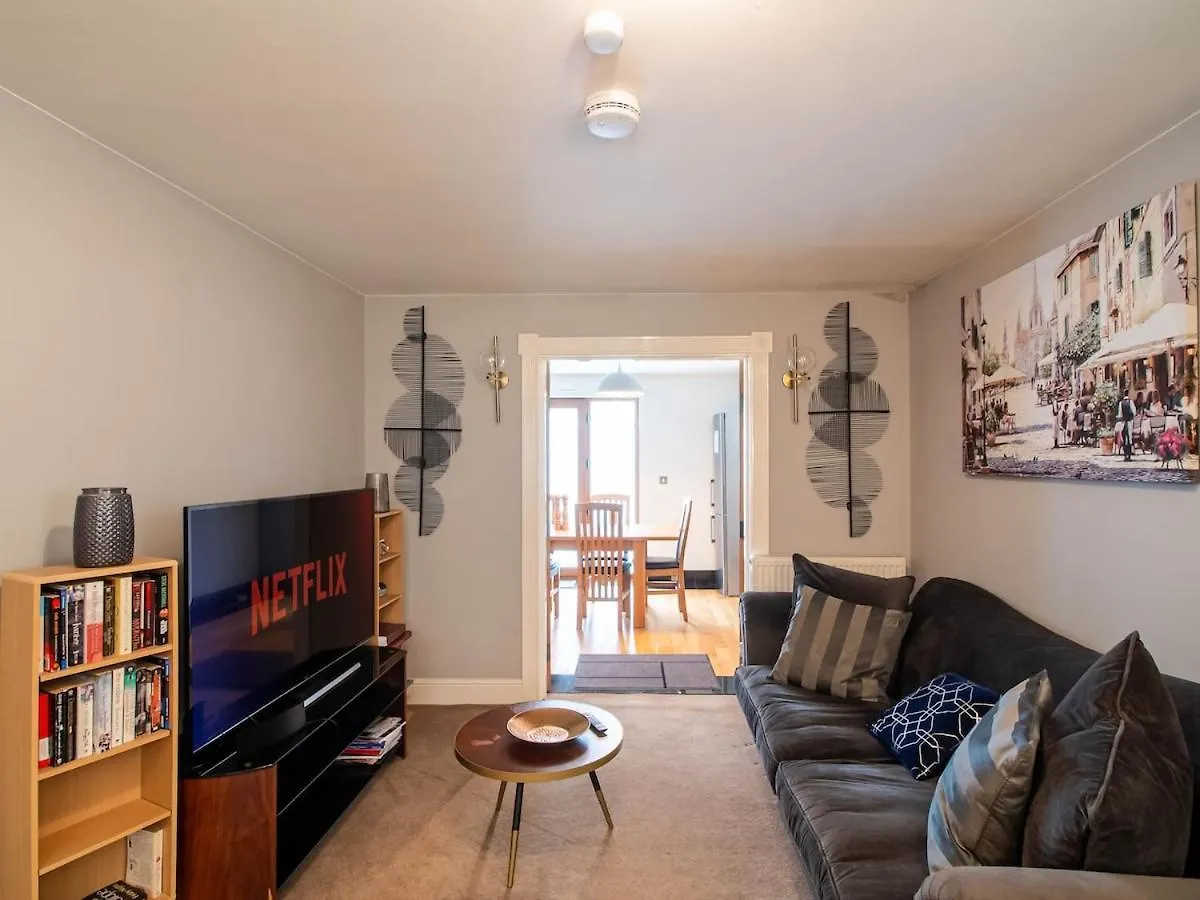 Exclusive 3-Bedroom Villa In Sheffield United Kingdom