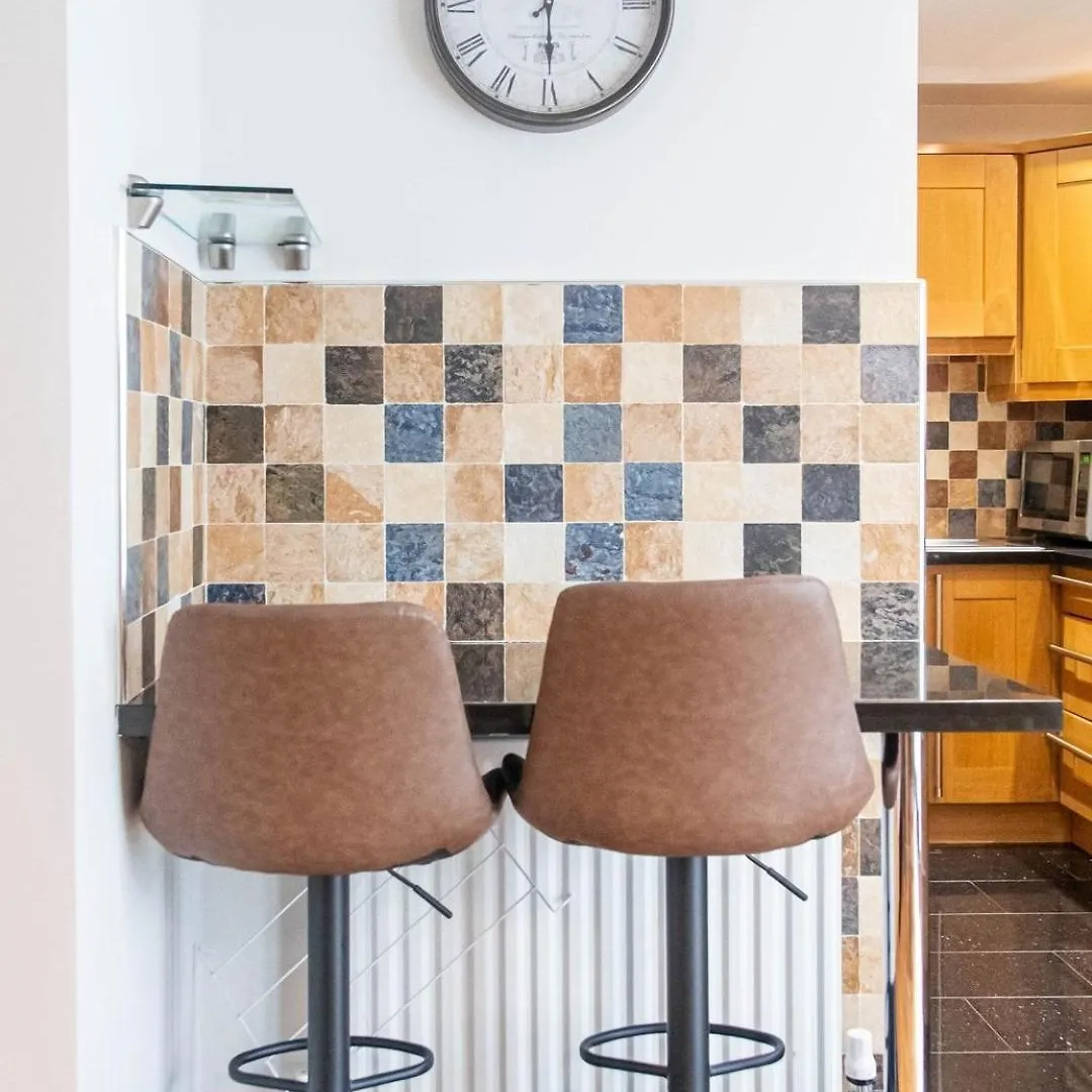 Exclusive 3-Bedroom Villa In Sheffield