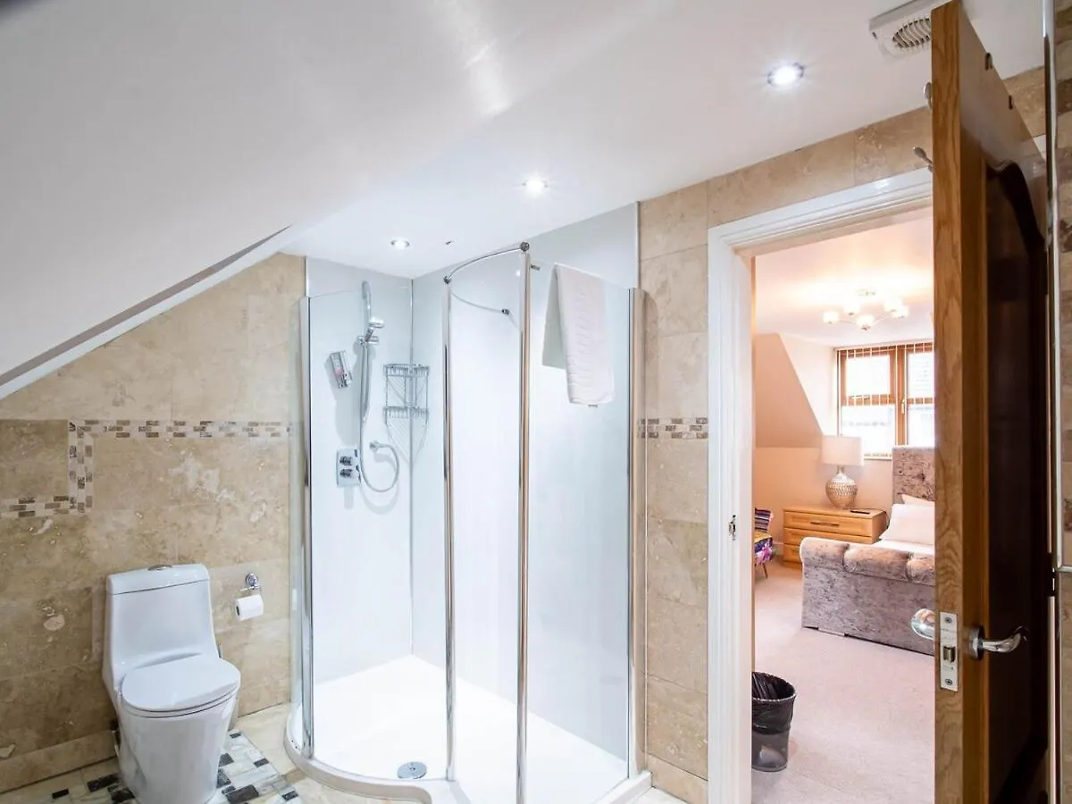 Exclusive 3-Bedroom Villa In Sheffield