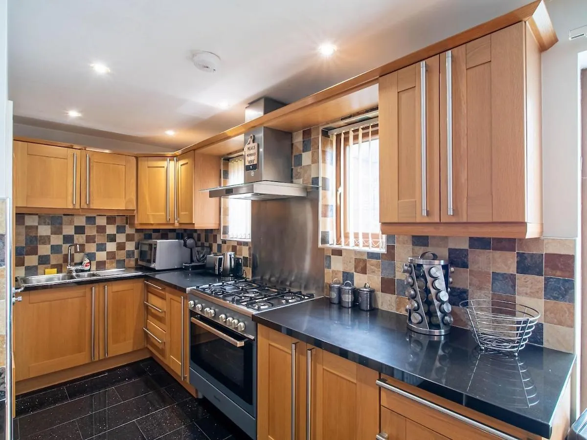 Exclusive 3-Bedroom Villa In Sheffield