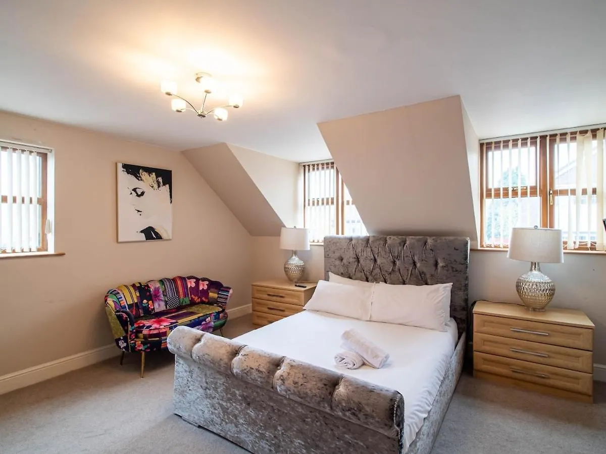 Exclusive 3-Bedroom Villa In Sheffield