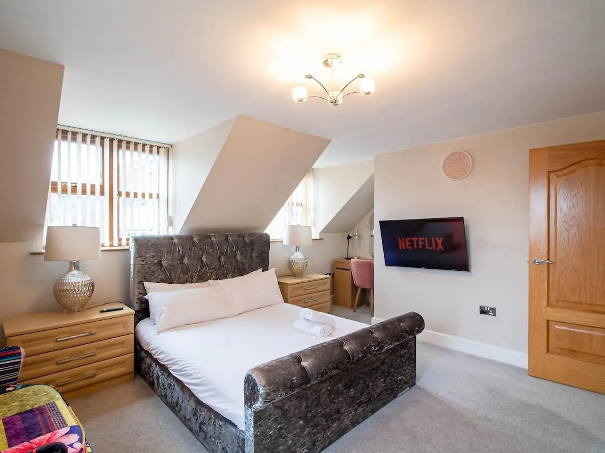 Exclusive 3-Bedroom Villa In Sheffield 0*,  United Kingdom