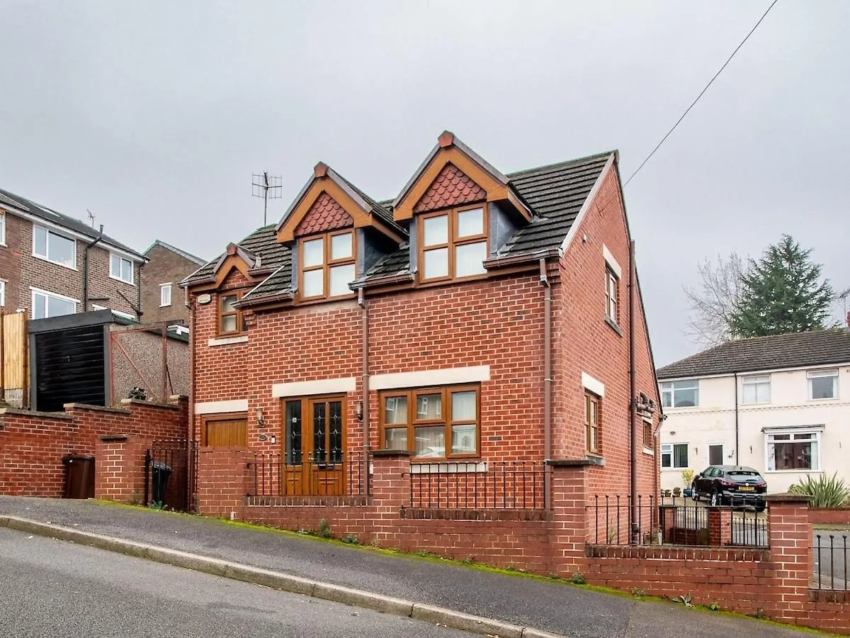 Exclusive 3-Bedroom Villa In Sheffield