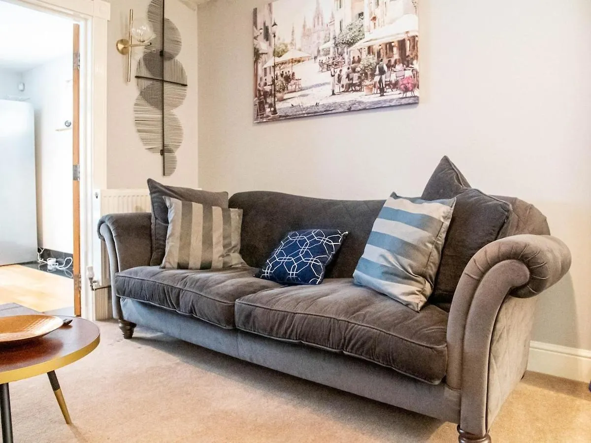 Exclusive 3-Bedroom Villa In Sheffield