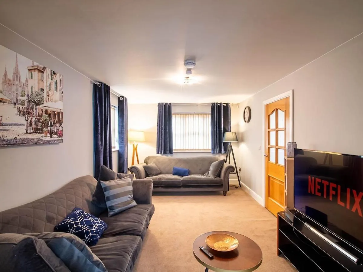 Exclusive 3-Bedroom Villa In Sheffield